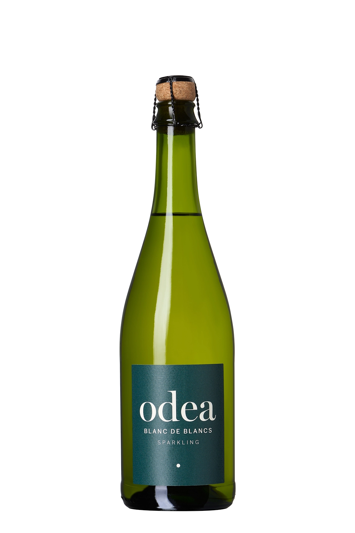 Photographie packshot d'une bouteille de blanc de blancs sur fond blanc - Photographe bouteille - Photographe bouteille vin - photographe packshot boissons - Aurore Aivrest